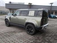 Usata Land Rover Defender SE Dynamic 300 CV (220 kW) 2024 Verde SUV