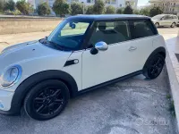 Usata Mini Cooper D 112 CV (82 kW) 2011 Beige Utilitaria