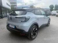 Nouă Renault Captur Techno 122 CP (89 kW) 2026 Gri SUV