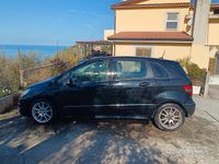 Usata Mercedes B200 140 CV (102 kW) 2009 Nero Monovolume