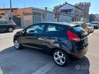 Usata Ford Fiesta Titanium 97 CV (71 kW) 2012 Nero Utilitaria