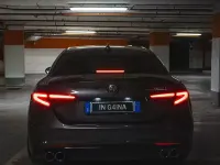 Usata Alfa Romeo Giulia 150 CV (110 kW) 2016 Grigio Berlina