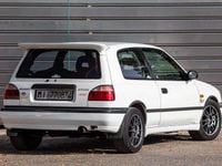 Usata Nissan Sunny 220 CV (161 kW) 1992 Bianco Berlina