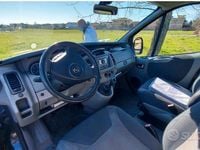 Usata Opel Vivaro 120 CV (88 kW) 2009 Nero Monovolume