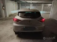 Usata Renault Clio V 101 CV (74 kW) 2021 Grigio Berlina