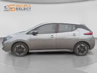 Usata Nissan Leaf Acenta 89 kW (122 CV) 2022 Grigio / tetto nero Utilitaria