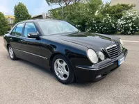 Usata Mercedes E270 Avantgarde 170 CV (125 kW) 2000 Nero Berlina
