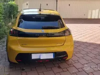 Usata Peugeot 208 GT-line 102 CV (75 kW) 2020 Giallo Utilitaria