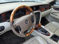 Usata Jaguar XJ8 2004 Grigio Berlina
