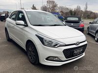 Usata Hyundai i20 Blackline 75 CV (55 kW) 2017 Bianco Berlina