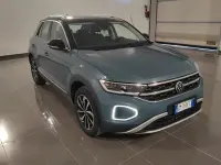 Usata VW T-Roc Style 150 CV (110 kW) 2023 Blu SUV