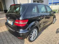 Usata Mercedes B180 109 CV (80 kW) 2010 Nero Monovolume