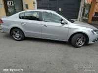 Usata VW Passat 105 CV (77 kW) 2011 Grigio Berlina