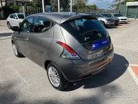 Usata Lancia Ypsilon Gold 69 CV (50 kW) 2017 Grigio Utilitaria