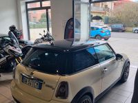 Usata Mini Cooper D 108 CV (79 kW) 2009 Beige Utilitaria
