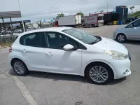 Usata Peugeot 208 Allure 95 CV (69 kW) 2014 Bianco Utilitaria