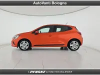 Usata Renault Clio V Zen 140 CV (102 kW) 2021 Arancione Berlina