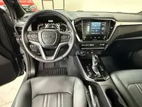 Nuova Isuzu D-Max 165 CV (121 kW) 2026 Kinabalu gray Pick-up