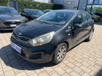 Usata Kia Rio LX 86 CV (63 kW) 2012 Nero Berlina