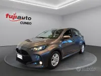 Usata Toyota Yaris Business Edition 116 CV (85 kW) 2021 Grigio Utilitaria