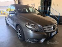 Usata Mercedes B180 Executive 108 CV (79 kW) 2012 Grigio Monovolume