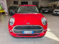 Begagnad Mini ONE 102 HK (75 kW) 2018 Röd Halvkombi