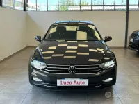 Usata VW Passat Pro 122 CV (89 kW) 2021 Grigio Station wagon