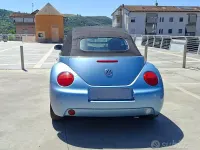 Usata VW New Beetle 101 CV (74 kW) 2005 Bluazzurro Utilitaria