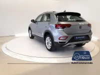 Usata VW T-Roc Style 150 CV (110 kW) 2023 Argento SUV