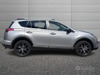 Usata Toyota RAV4 Hybrid Style 197 CV (144 kW) 2017 Grigio SUV