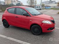 Usata Lancia Ypsilon Gold 69 CV (50 kW) 2020 Rosso Utilitaria