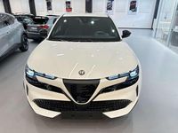 Nuova Alfa Romeo Junior Edizione Speciale 145 CV (106 kW) 2025 Bianco metallizzato SUV