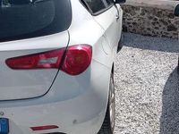 Usata Alfa Romeo Giulietta Distinctive 109 CV (80 kW) 2015 Bianco Utilitaria