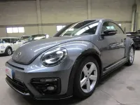 Usata VW Beetle R-line 150 CV (110 kW) 2018 Grigio scuro metallizzato Utilitaria