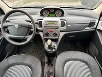 Usata Lancia Ypsilon 75 CV (55 kW) 2007 Argento Utilitaria