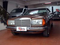 Käytetty Mercedes C230 109 HP (80 kW) 1978 Ruskea Coupe - kaksiovinen