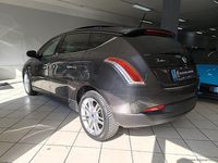 Usata Lancia Delta 120 CV (88 kW) 2009 Grigio Utilitaria