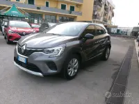 Usata Renault Captur 116 CV (85 kW) 2021 Grigio SUV
