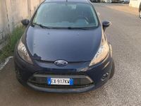 Usata Ford Fiesta 73 CV (53 kW) 2015 Blu Utilitaria