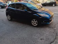 Usado Ford Fiesta Titanium 75 HP (55 kW) 2016 Azul Sedan
