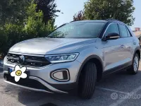 Usata VW T-Roc 116 CV (85 kW) 2023 Grigio SUV