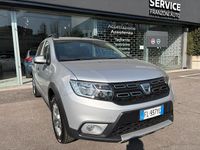 Usata Dacia Sandero Stepway 90 CV (66 kW) 2017 Argento Berlina