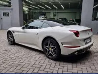 Usata Ferrari California 560 CV (411 kW) 2015 Bianco corsa capote nera Cabrio