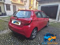 Usata Toyota Yaris Hybrid Active 73 CV (53 kW) 2016 Rosso Berlina