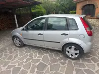Usata Ford Fiesta 68 CV (50 kW) 2002 Grigio Utilitaria