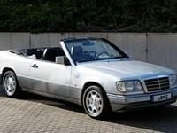 Usata Mercedes E320 220 CV (161 kW) 1997 Argento Cabrio