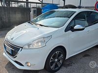 Usata Peugeot 2008 68 CV (50 kW) 2014 Bianco SUV