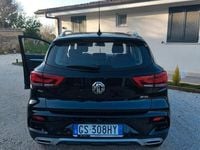 Usata MG ZS 106 CV (77 kW) 2023 Nero Berlina