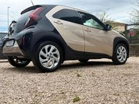 Usata Toyota Aygo X Trend 72 CV (52 kW) 2022 Oro SUV