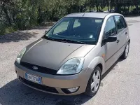 Usata Ford Fiesta Ambiente 75 CV (55 kW) 2004 Utilitaria